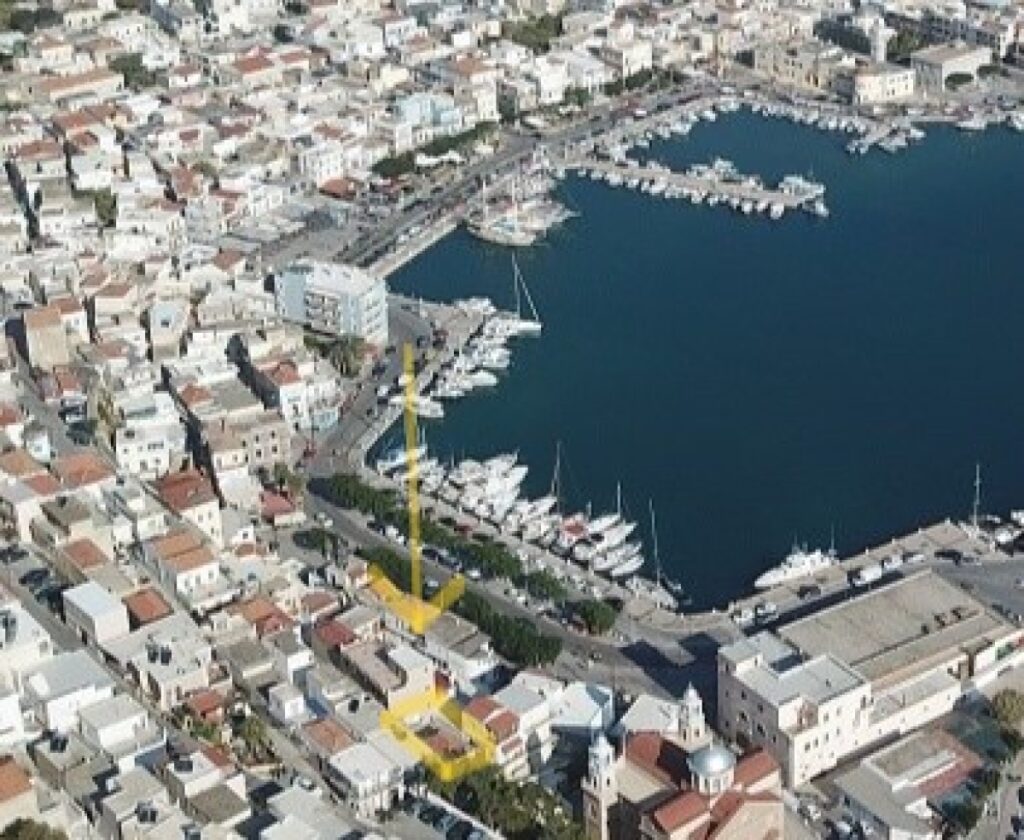 Όροφος:  C1818 ΚΑΛΥΜΝΟΣ ΠΟΘΙΑ ΠΩΛΕΙΤΑΙ 120.000€ παλαιά 2όροφη κατοικία 115 τ.μ. +30 6970847459